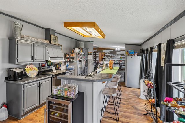 208 S East Avenue, Lacona, IA 50139