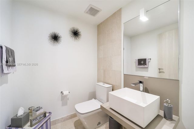 1000 Brickell Plz 4401, Miami, FL 33131