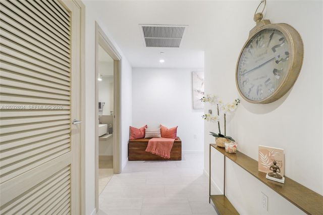1000 Brickell Plz 4401, Miami, FL 33131