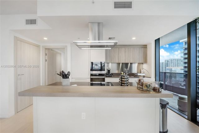 1000 Brickell Plz 4401, Miami, FL 33131