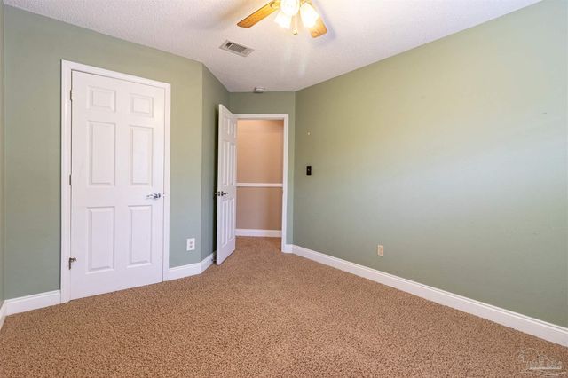 2865 Winners Cir Dr, Navarre, FL 32566