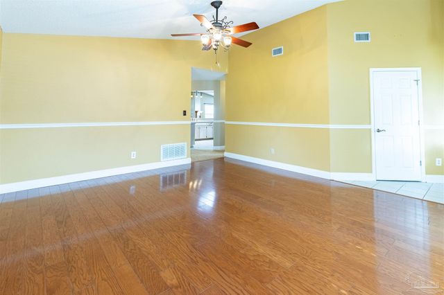 2865 Winners Cir Dr, Navarre, FL 32566