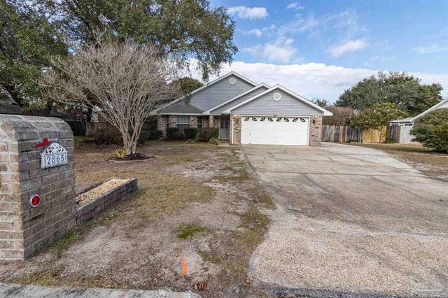 2865 Winners Cir Dr, Navarre, FL 32566