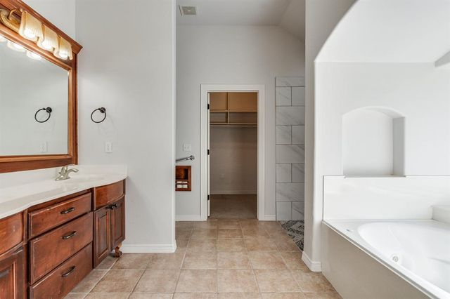 1113 Lanie Lane, Moore, OK 73160