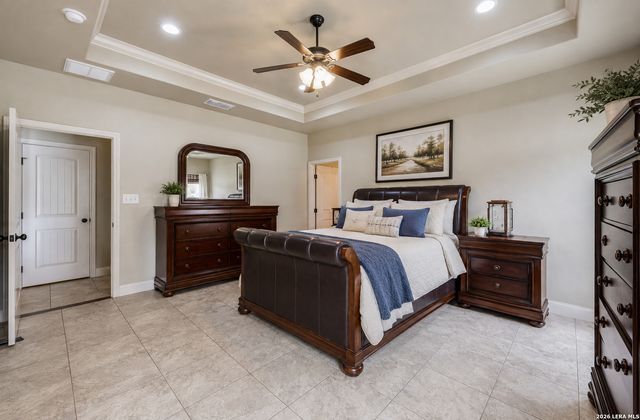 112 S ABREGO XING, Floresville, TX 78114