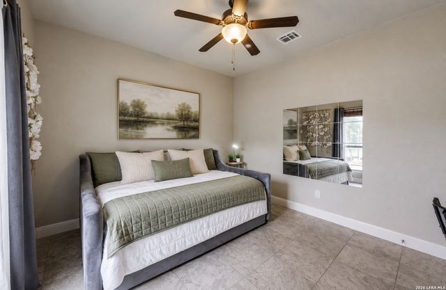 112 S ABREGO XING, Floresville, TX 78114