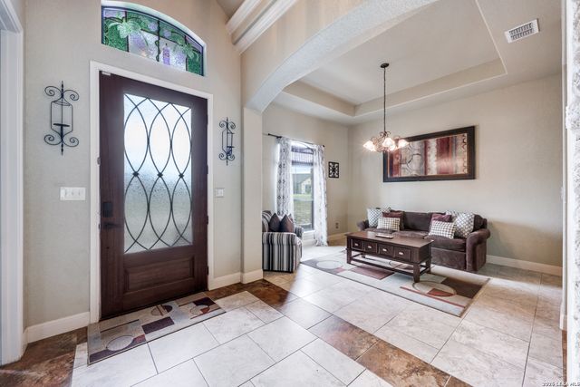 112 S ABREGO XING, Floresville, TX 78114