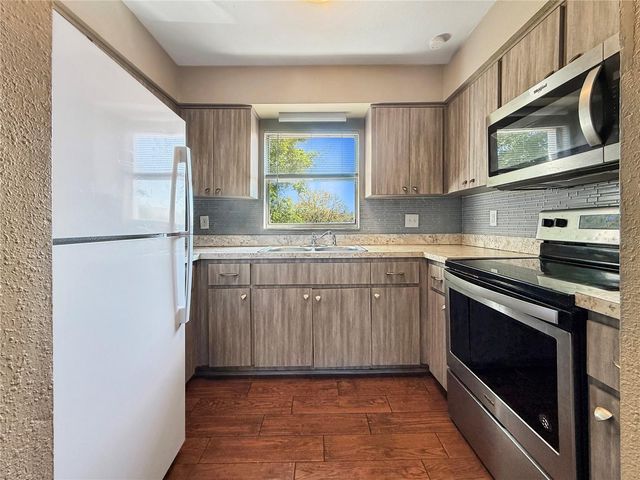 7210 N MANHATTAN AVENUE 2524, Tampa, FL 33614