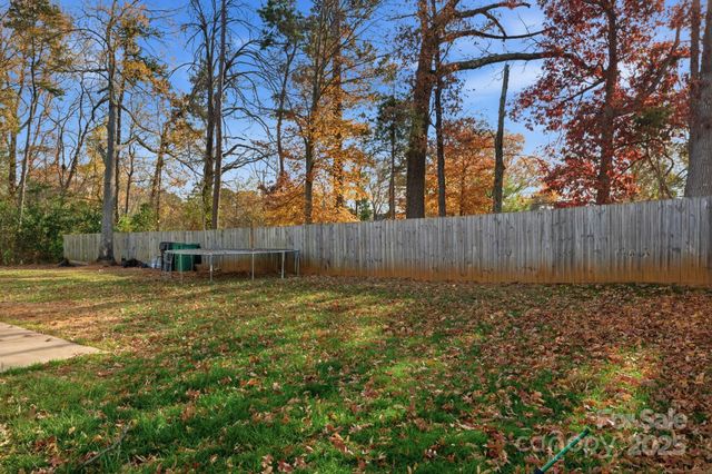 8220 Hudson Forest Drive, Charlotte, NC 28269