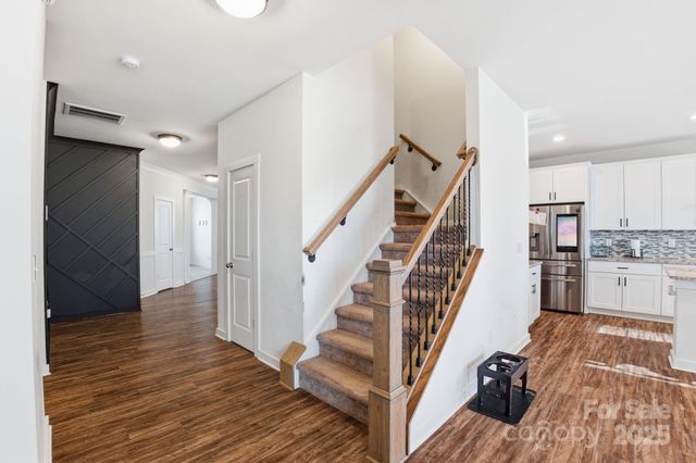 8220 Hudson Forest Drive, Charlotte, NC 28269