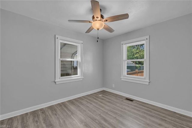 3221 Hyde CIR, Norfolk, VA 23513