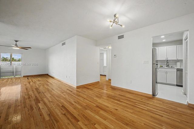 1205 Mariposa Avenue 415, Coral Gables, FL 33146