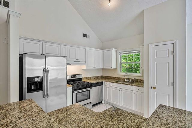 5135 Gable Ridge Way, Sugar Hill, GA 30518