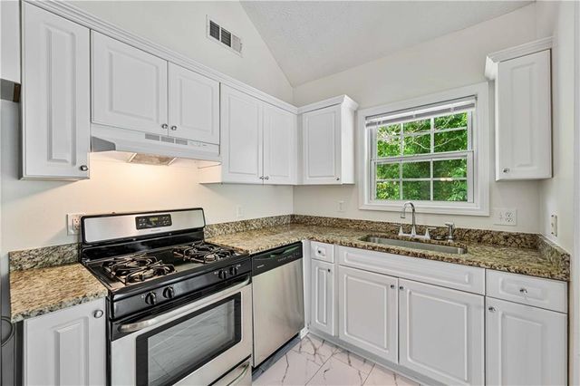 5135 Gable Ridge Way, Sugar Hill, GA 30518