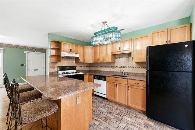 248 Hilldale Ave, Haverhill, MA 01832