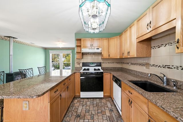 248 Hilldale Ave, Haverhill, MA 01832
