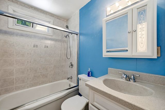 248 Hilldale Ave, Haverhill, MA 01832