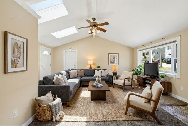 248 Hilldale Ave, Haverhill, MA 01832