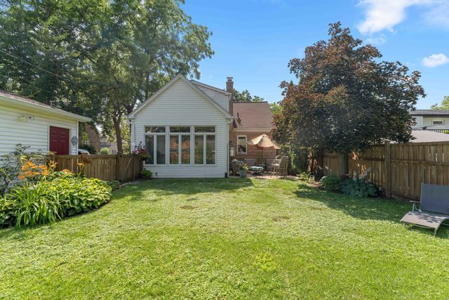 725 N County Line Road, Hinsdale, IL 60521