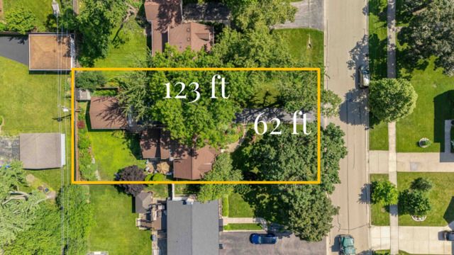 725 N County Line Road, Hinsdale, IL 60521