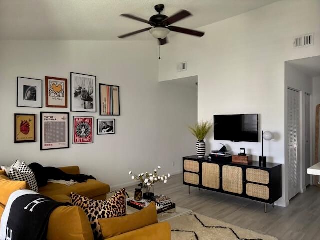 815 W Boynton Beach Boulevard 13-204, Boynton Beach, FL 33426