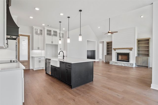 24835 Two Rivers Road, Montgomery, TX 77316