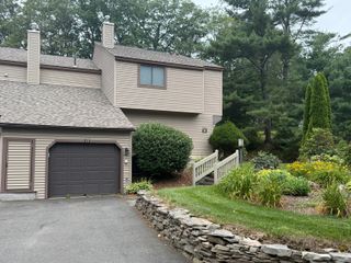 17 Maple Lane 17, Avon, CT 06001