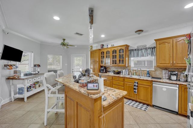 3401 Gladstone Way, Longview, TX 75604