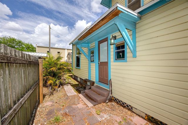 6829 S FITZGERALD STREET, Tampa, FL 33616