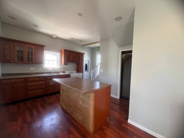620 16th Avenue, East Moline, IL 61244