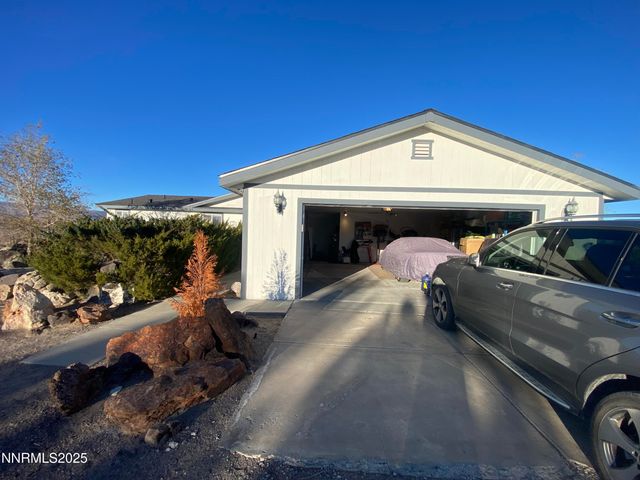 1280 Crest Drive, Silver Springs, NV 89429