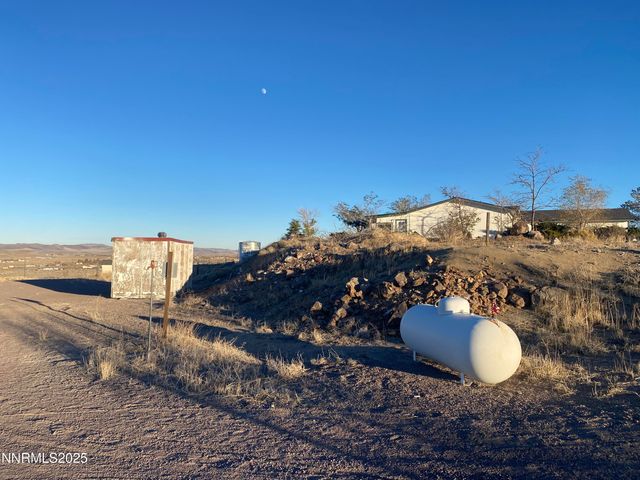 1280 Crest Drive, Silver Springs, NV 89429