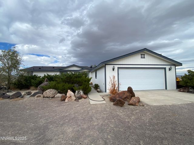 1280 Crest Drive, Silver Springs, NV 89429