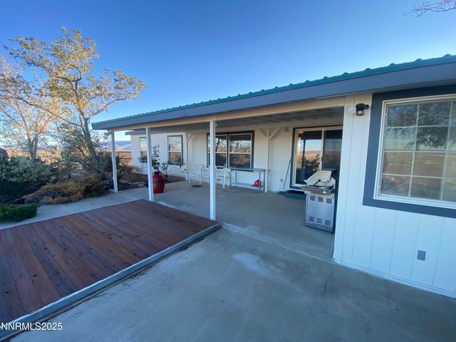 1280 Crest Drive, Silver Springs, NV 89429