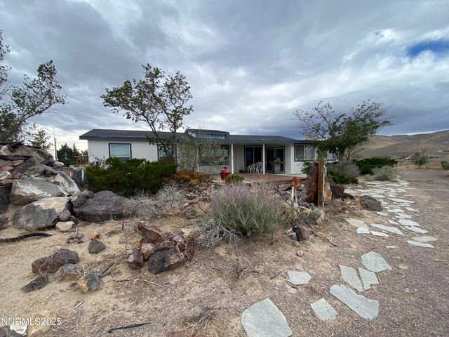 1280 Crest Drive, Silver Springs, NV 89429
