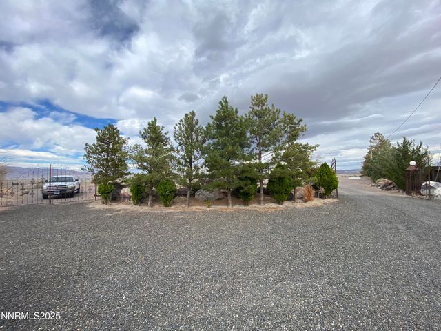1280 Crest Drive, Silver Springs, NV 89429