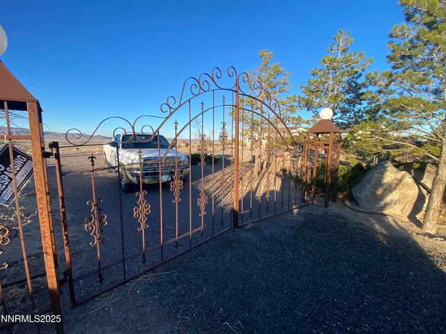 1280 Crest Drive, Silver Springs, NV 89429