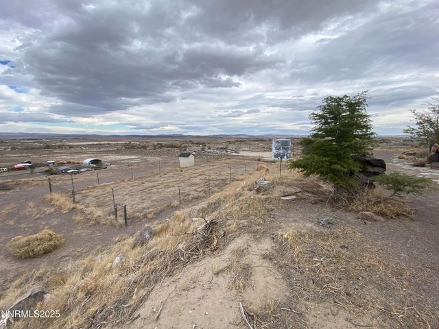 1280 Crest Drive, Silver Springs, NV 89429