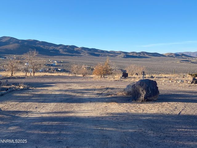 1280 Crest Drive, Silver Springs, NV 89429