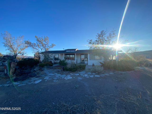 1280 Crest Drive, Silver Springs, NV 89429