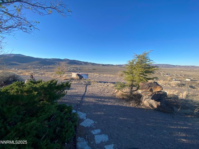 1280 Crest Drive, Silver Springs, NV 89429