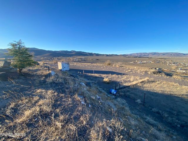 1280 Crest Drive, Silver Springs, NV 89429