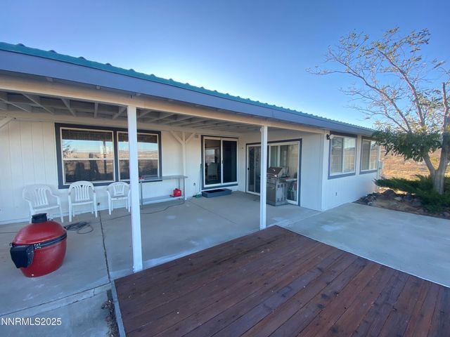 1280 Crest Drive, Silver Springs, NV 89429