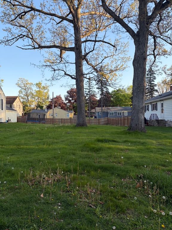 Image 5 of property listing at LOT 209 Austin Avenue, Geneva, IL 60134