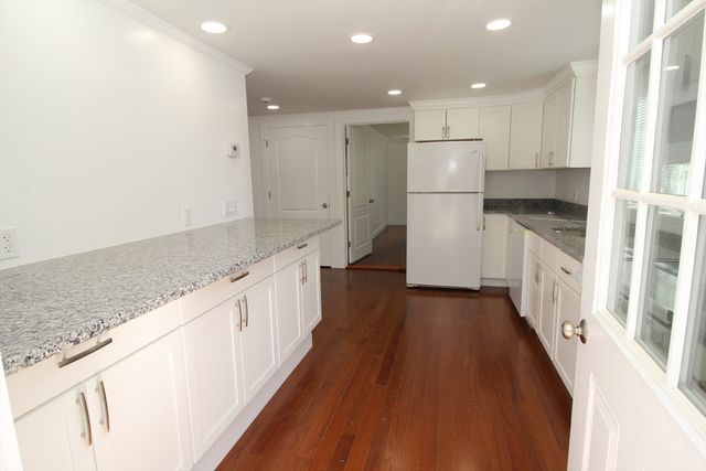 96 Walnut Ln B, Attleboro, MA 02703