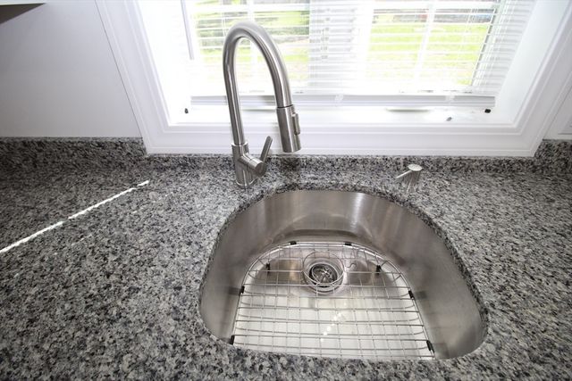 96 Walnut Ln B, Attleboro, MA 02703