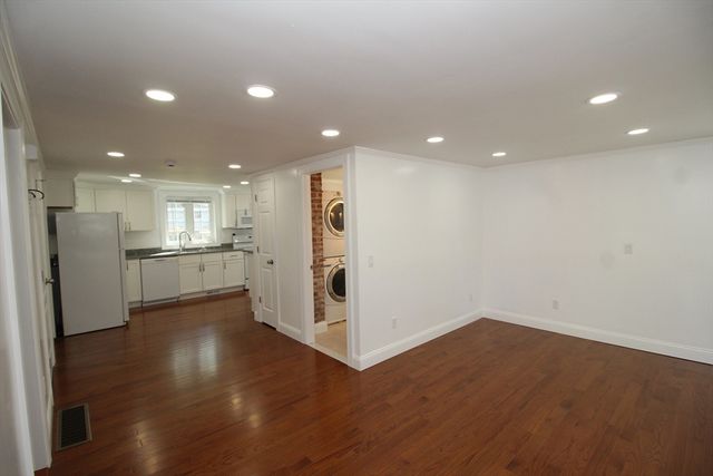 96 Walnut Ln B, Attleboro, MA 02703