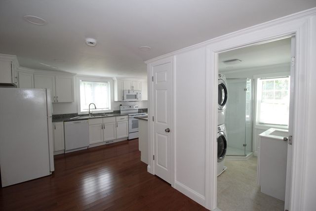 96 Walnut Ln B, Attleboro, MA 02703