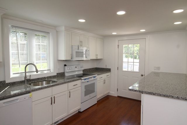 96 Walnut Ln B, Attleboro, MA 02703