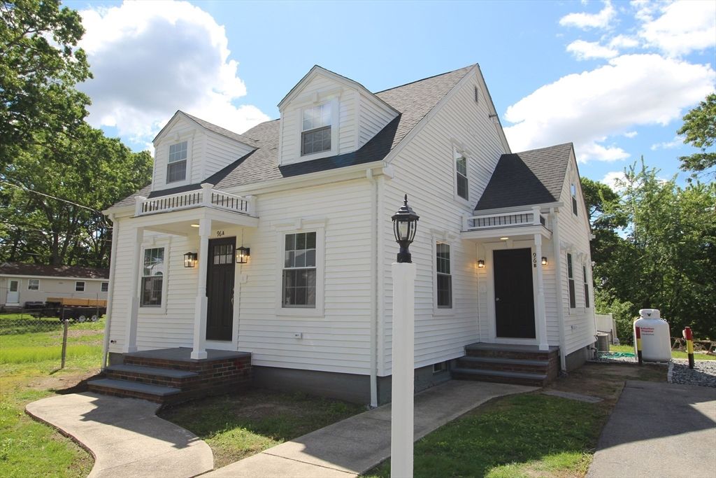 96 Walnut Ln B, Attleboro, MA 02703